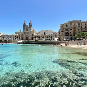 Hotel Bay, San Ġiljan